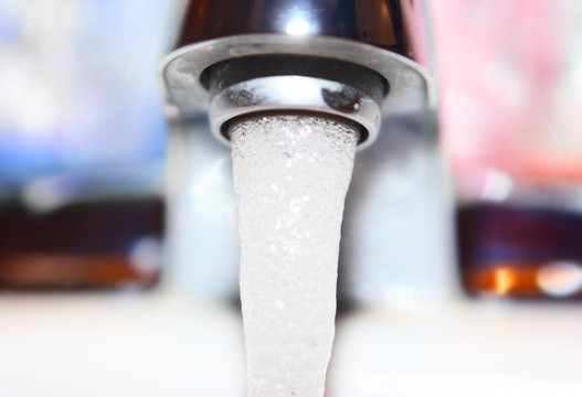 水