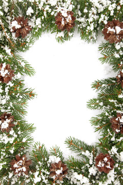 帶雪和圓錐體的圣誕框架