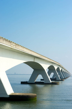 長的橋