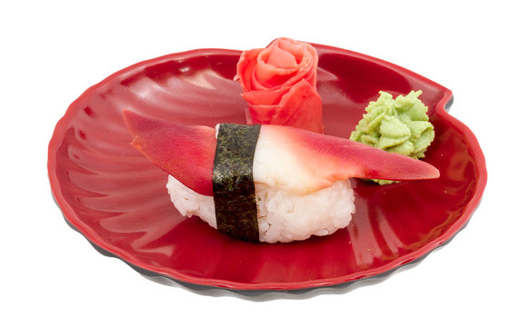 Hokkigai Mollusc sushi在白色背景