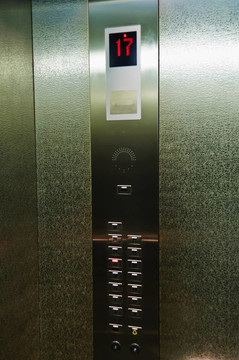 電梯中的按鈕和指示器