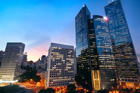 晚上在香港的辦公大樓