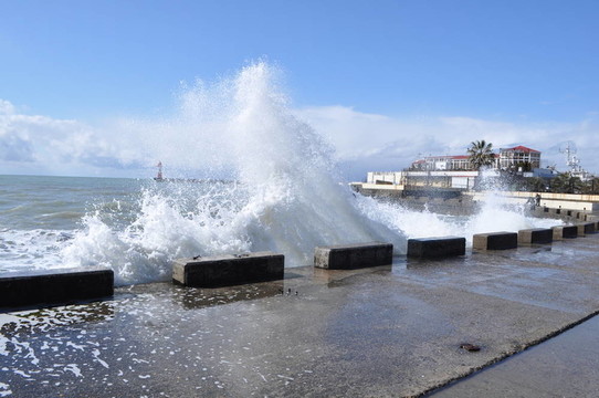 混凝土港口海浪破壞