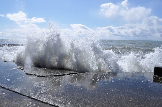 混凝土港口海浪破壞