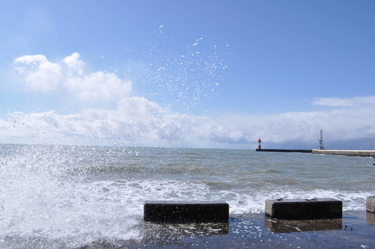 混凝土港口海浪破壞
