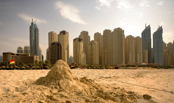 迪拜海灘。全景。