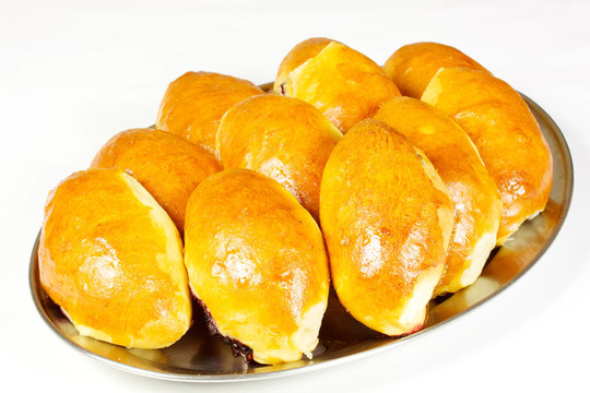 傳統(tǒng)俄羅斯白菜餡烤糕點(diǎn)
