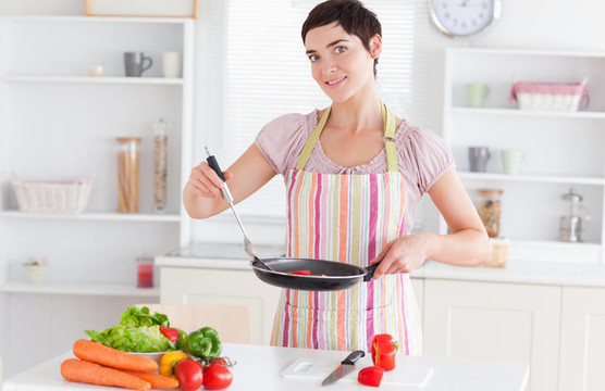 華麗的女人做飯
