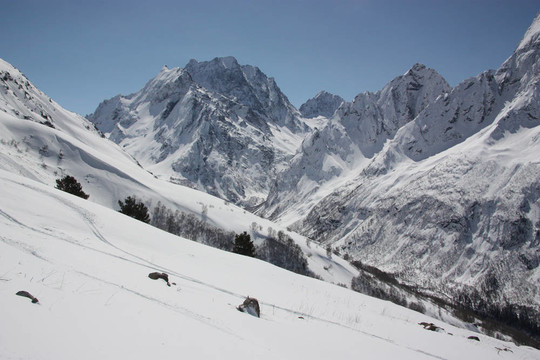 高加索山脈山區(qū)滑雪勝地