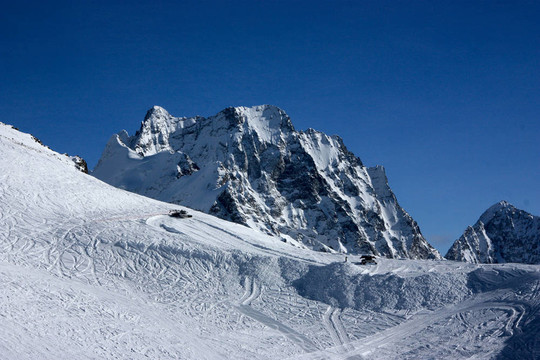 高加索山脈山區(qū)滑雪勝地