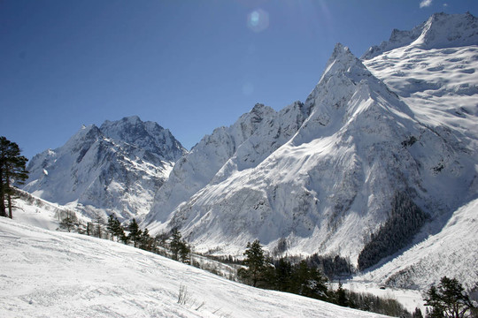 高加索山脈山區(qū)滑雪勝地