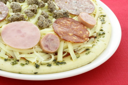 生肉情人比薩