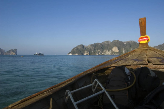 長尾船弓和島嶼