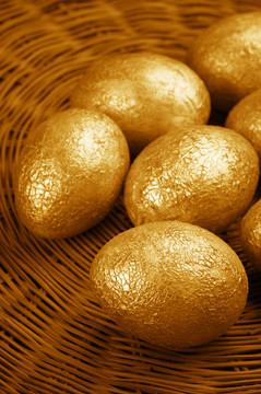 金色的復活節(jié)彩蛋