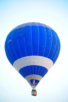 空中熱氣球。