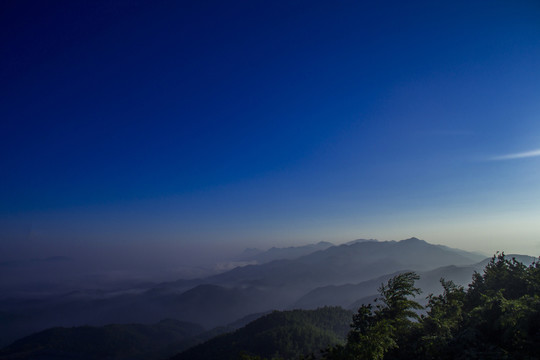 黑麋峰日出朝霞