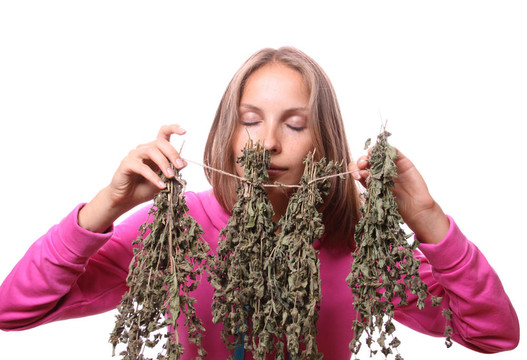 年輕婦女與藥用植物；隔離