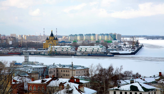 在Nizhny Novgorod港兩河流匯合