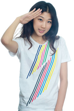 中國女孩敬禮