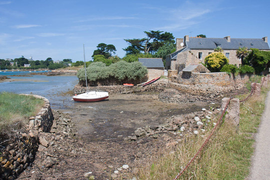 Ile de Brehet友好的海岸；法國