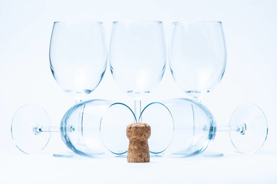 玻璃酒瓶架，與軟木對(duì)稱