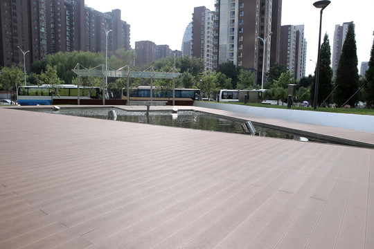 寫字樓大廈大面積地面街景