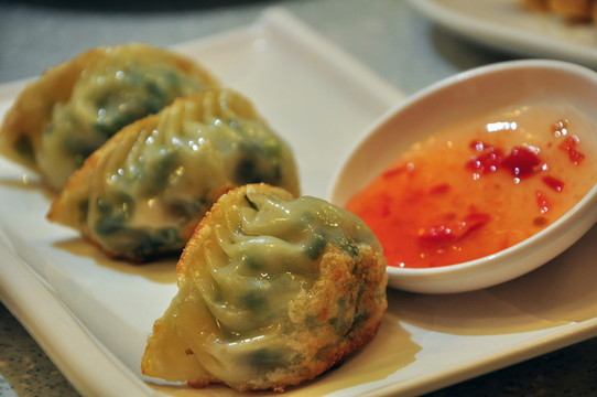 煎餃子