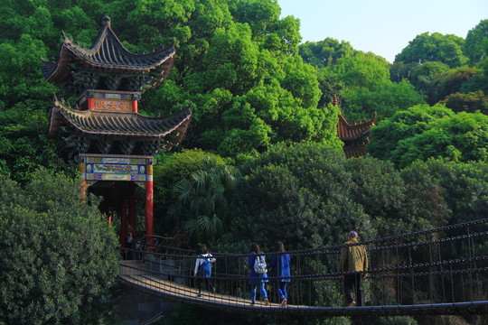 鐵索吊橋