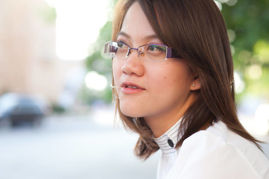 一個(gè)女人在想什么。
