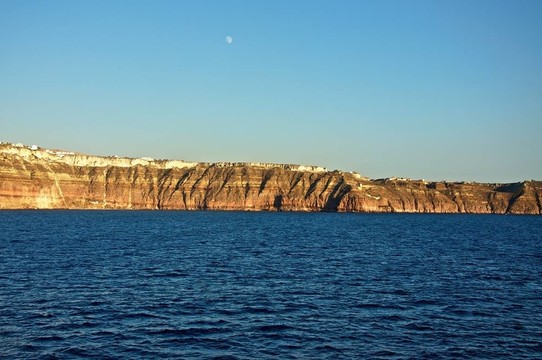 地平線上的島嶼。