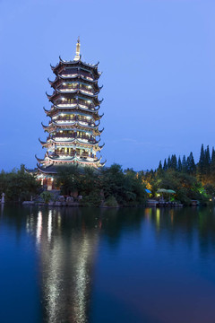 Moon Pagoda；桂林；中國