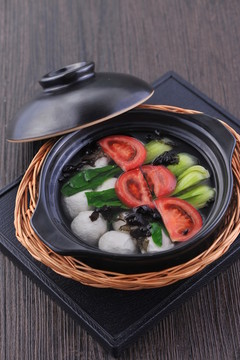 番茄貢丸煲