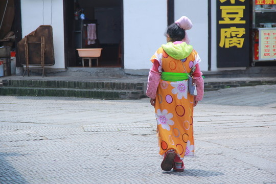 服裝奇怪搭配的神經(jīng)病