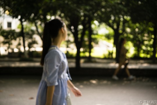 女生