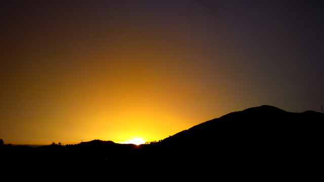 夕陽(yáng)