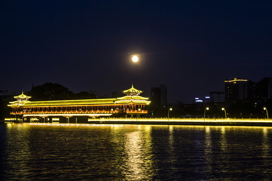 烈士公園迎豐橋夜景
