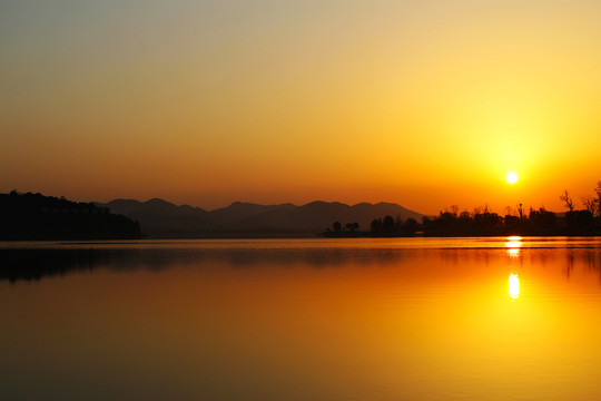 梅溪湖夕陽(yáng)