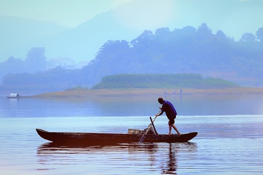 水府廟漁夫劃船