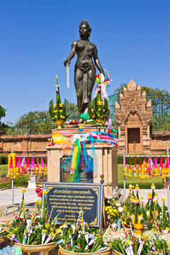在Lumphun chamadevi女王紀(jì)念碑