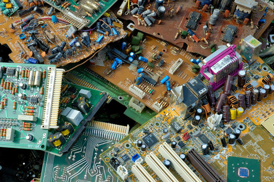 帶電子元件的PCB板