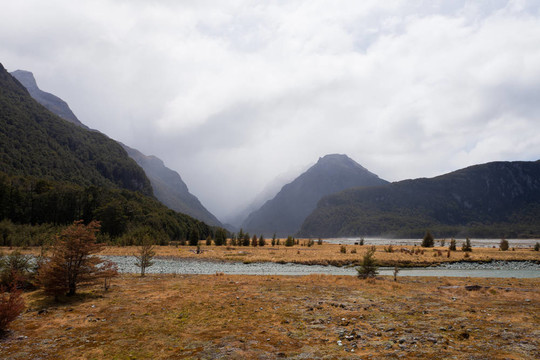 達(dá)特河流域雨云；MT有抱負(fù)的NP；NZ