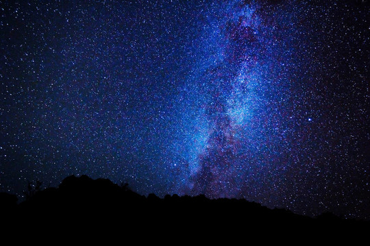 夜空中的星星；銀河系