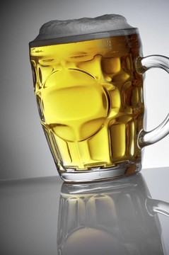 啤酒杯