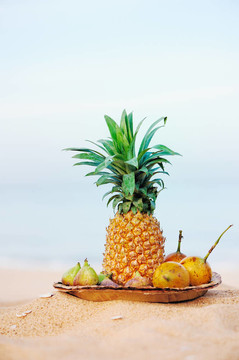 海灘上的菠蘿