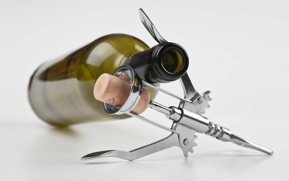 酒瓶和開瓶器