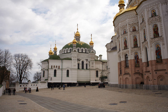 Pechersk Lavra寺；基輔