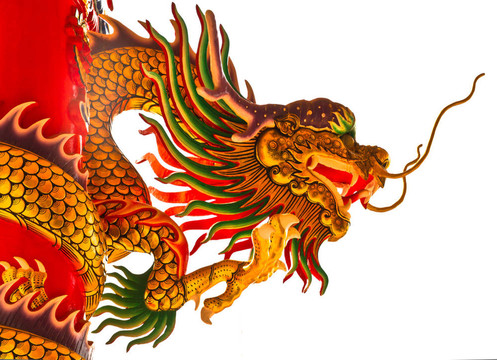 孤立的金龍雕像