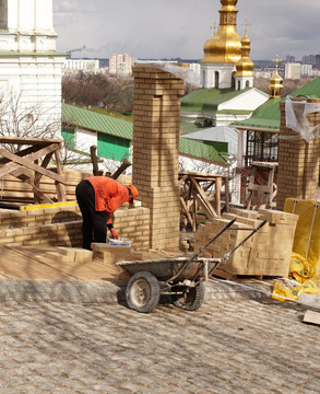 建筑工人；在基輔的Pechersk Lavra修道院