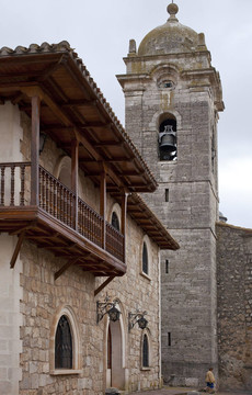 鐘樓；Boadilla del camino