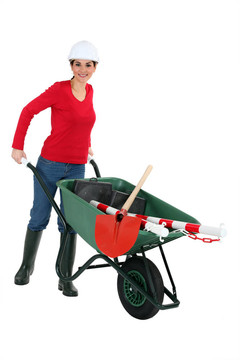 用手推車運(yùn)輸工具者